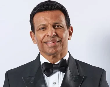 سانی وارکی (Sunny Varkey)